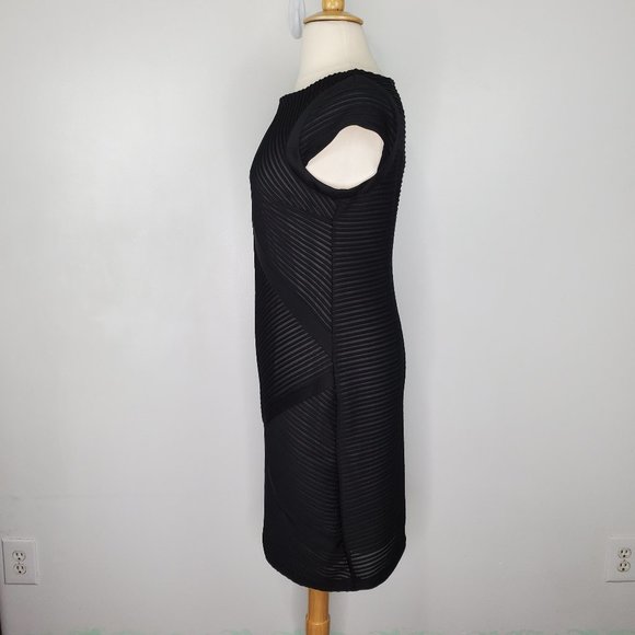 Dressbarn Collection Black Pintuck Texture Cap Sleeve Sheath Dressy Dress Sz 16 - Picture 5 of 13